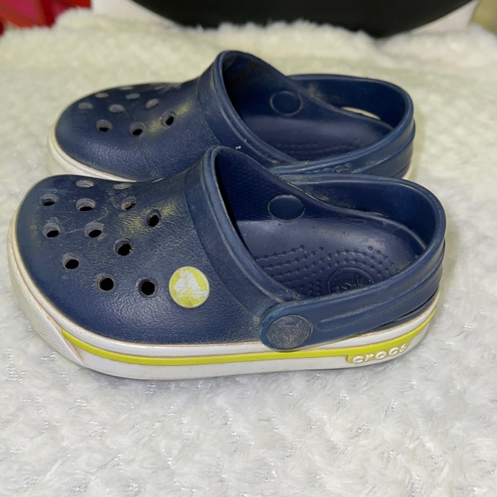 CROCS 4 c 5 - Picture 2 of 4